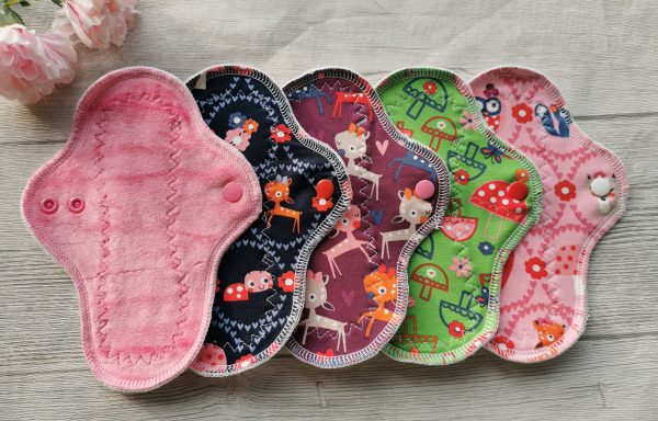 Stoffbinden-damenbinden-erste-menstruation-geschenk-clothpad-erste-periode-bunt-handmade-sendoro-shop-brusan-kk-fabrics