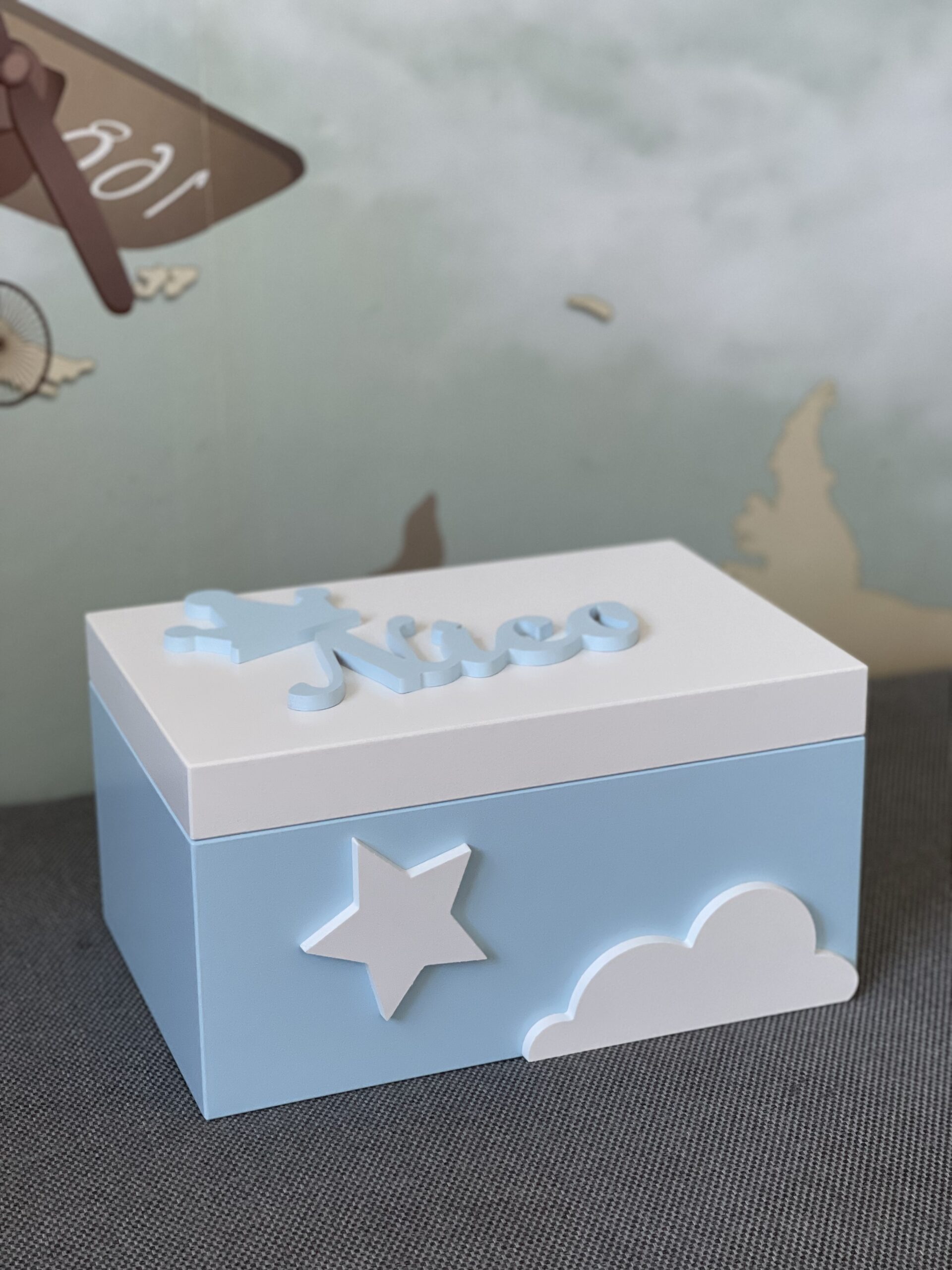 erinnerungskiste baby erinnerungskiste truhe mit namen personalisiertes geschenk geburt taufe sendoro shop handmade hellblau box