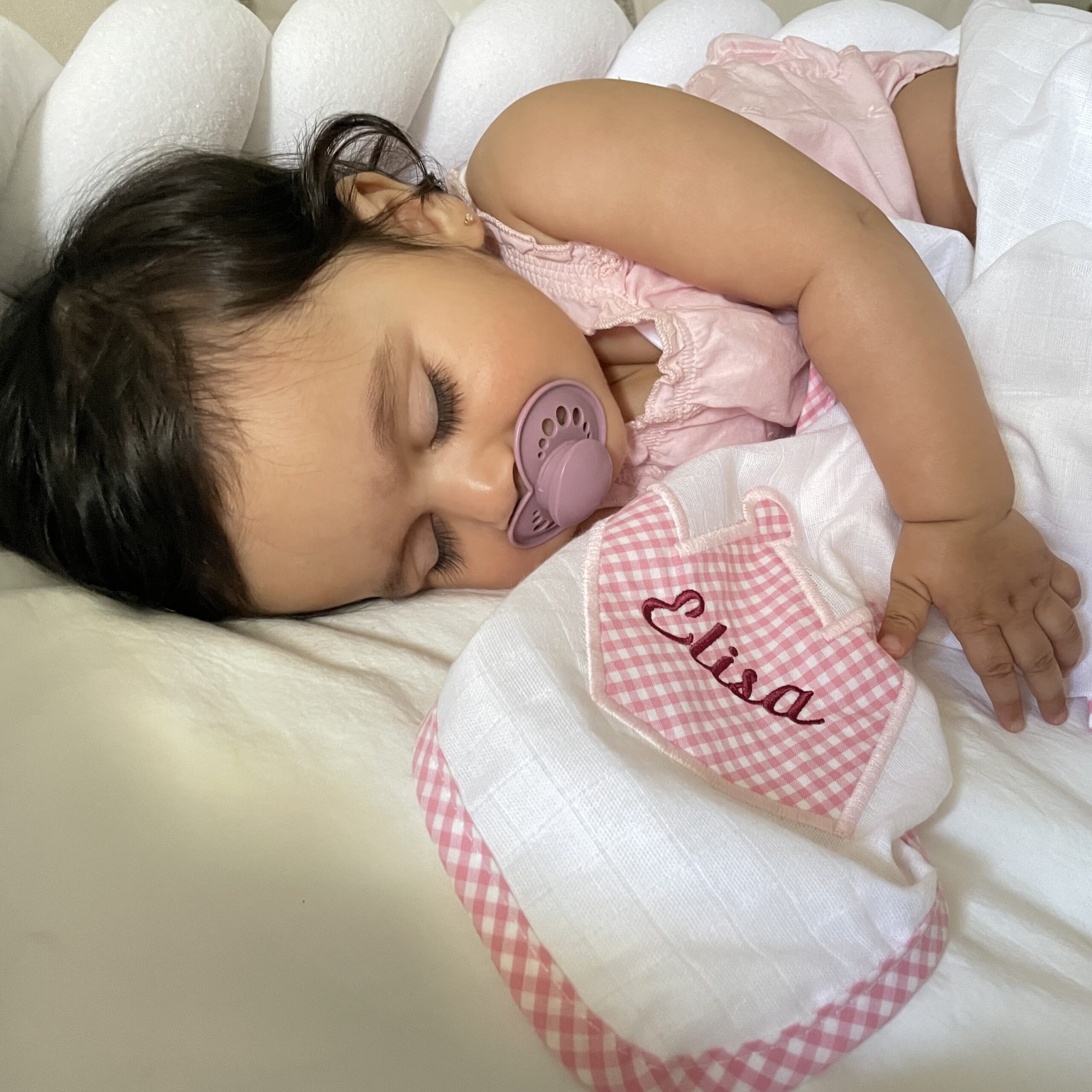 personalisiert babygechenk mullwindel lakaro sendoro shop Spucktuch-rosa-Krone-personalisiert baby schlaf schnuffeltuch geburtsgeschenk maedchen