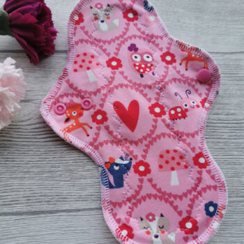 Stoffbinden-damenbinden-erste-menstruation-geschenk-clothpad-erste-periode-rosa-handmade-sendoro-shop-brusan-kk-fabrics
