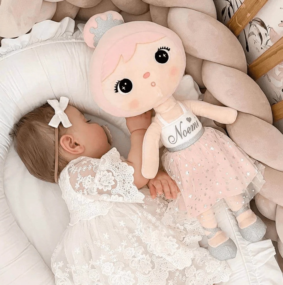 Rosa Engelchen stoffpuppe personalisiert sendoro shop metoo babyboom babygeschenk geburt photoshooting-2